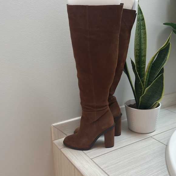 Gianni Bini Suede Brown knee high boots. Size 7. 4 inch heel. Gently used. - Picture 2 of 16